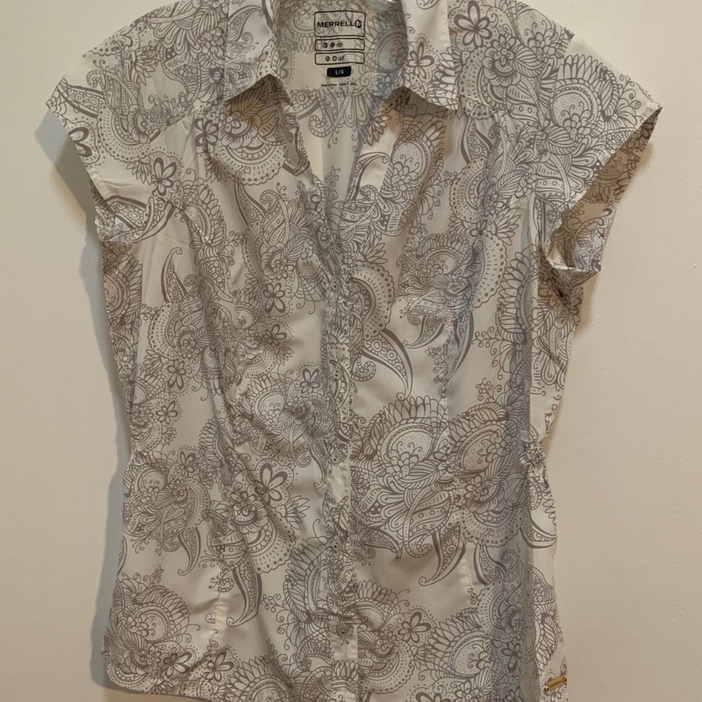 Merrell White and Grey Paisley Cap Sleeved Blouse